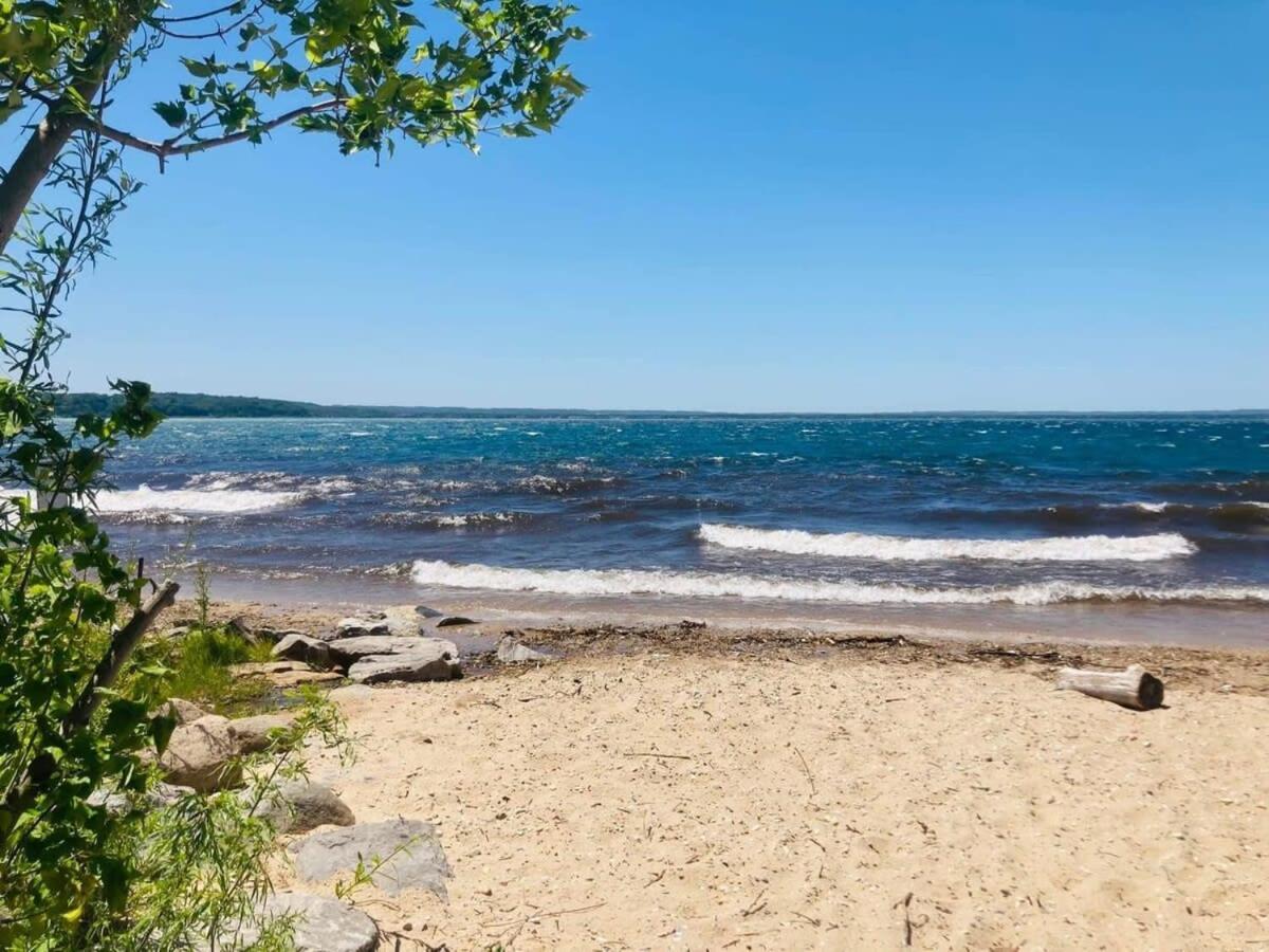 Downtown Traverse City Condo - Capri 209 Экстерьер фото